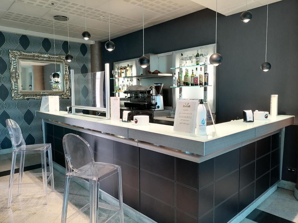 Hotel Parisi Nichelino Dış mekan fotoğraf