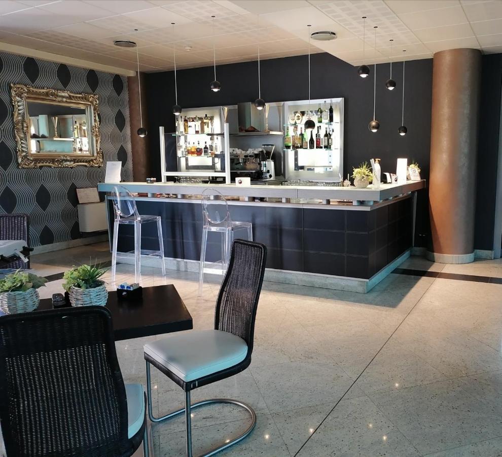 Hotel Parisi Nichelino Dış mekan fotoğraf