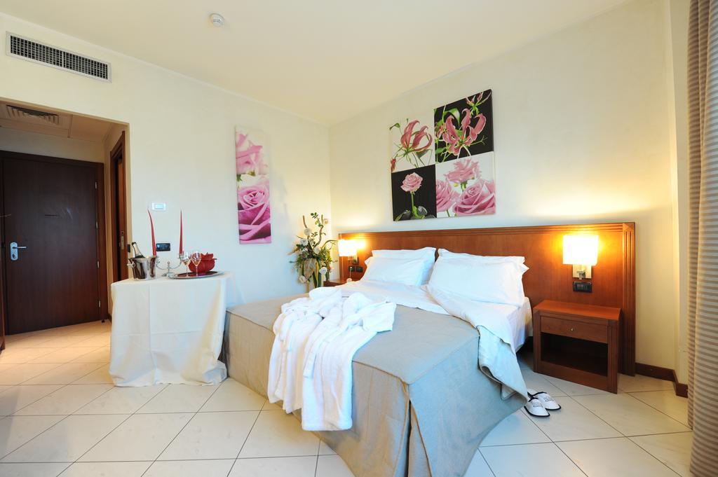 Hotel Parisi Nichelino Dış mekan fotoğraf