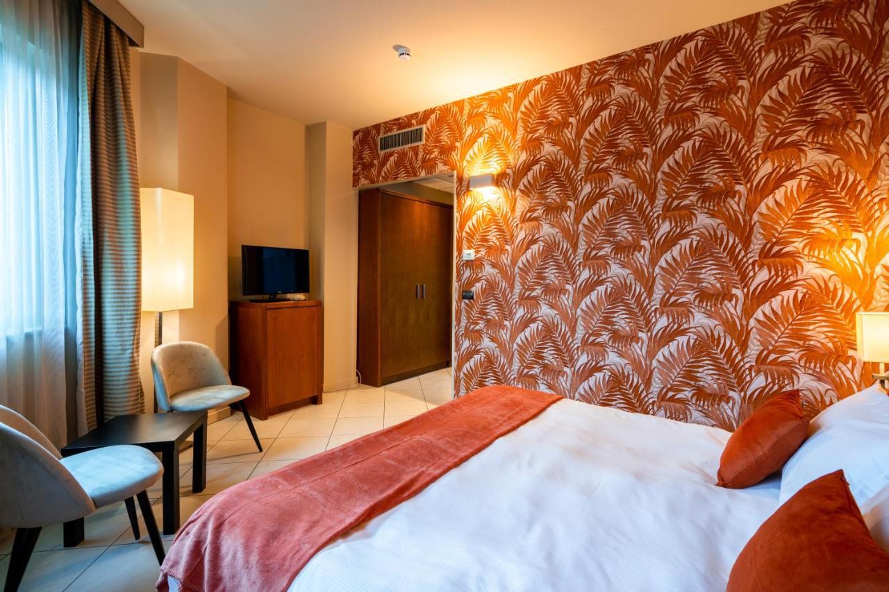 Hotel Parisi Nichelino Dış mekan fotoğraf