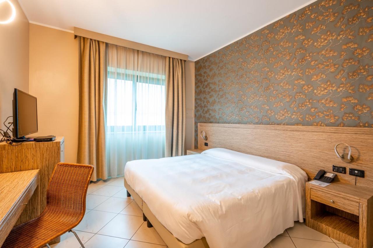 Hotel Parisi Nichelino Dış mekan fotoğraf