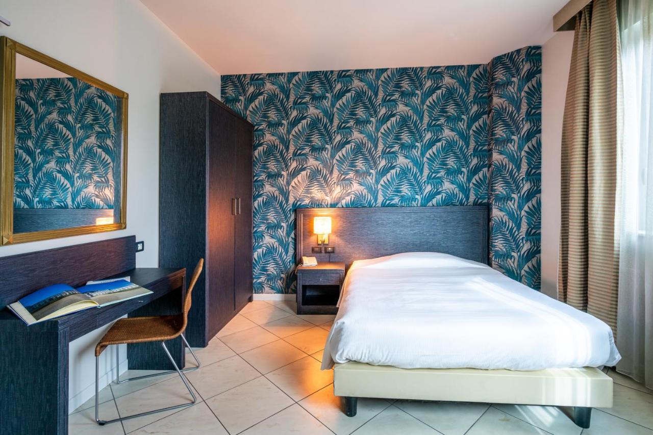 Hotel Parisi Nichelino Dış mekan fotoğraf