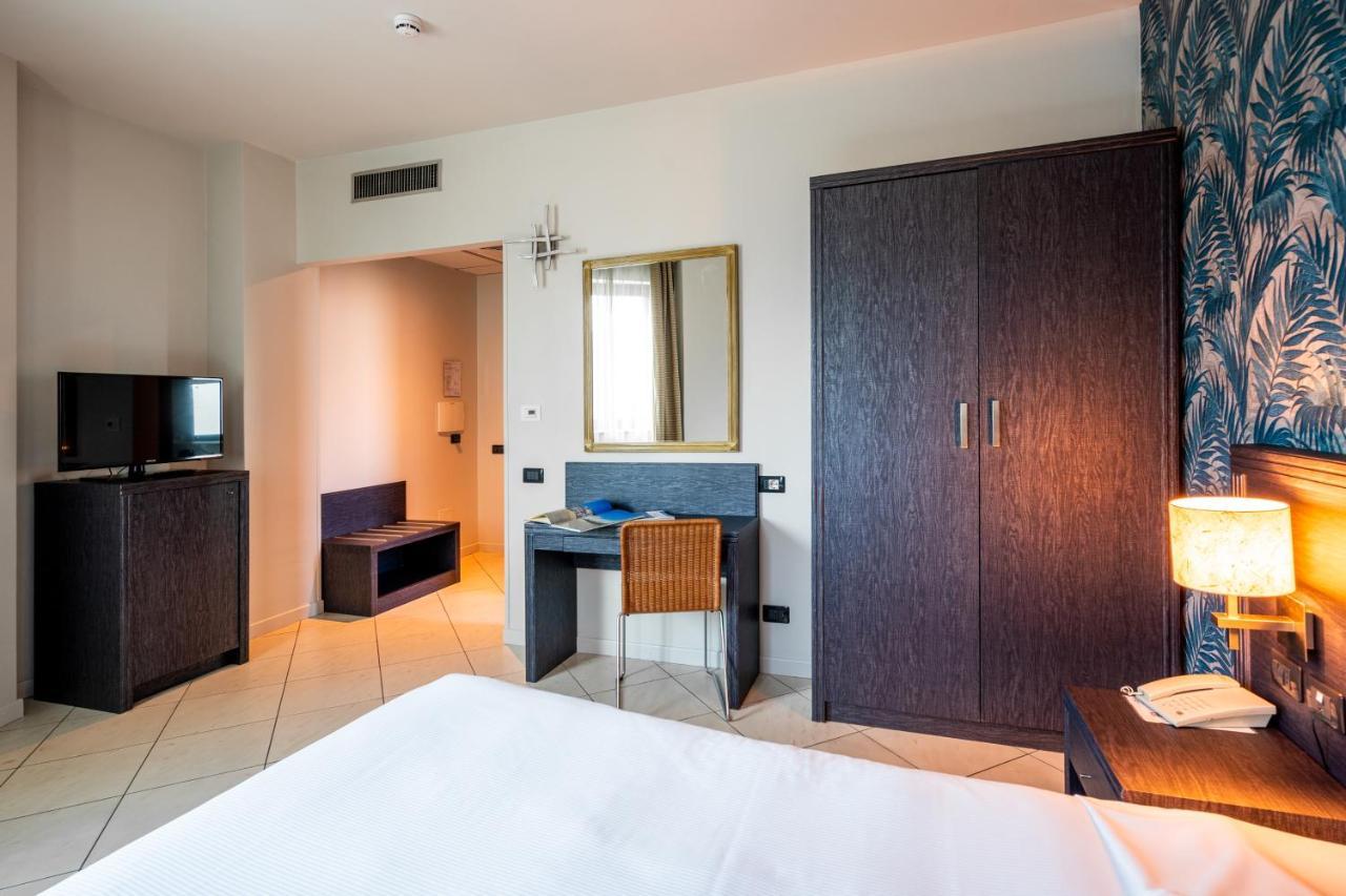Hotel Parisi Nichelino Dış mekan fotoğraf