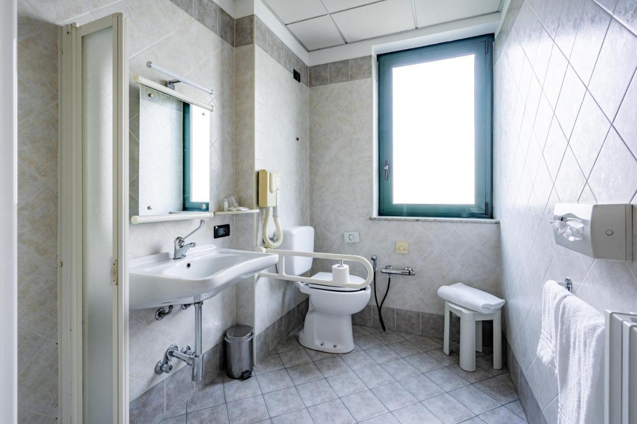 Hotel Parisi Nichelino Dış mekan fotoğraf